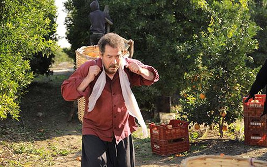Belçim Bilgin ve Fikret Kuşkan'ın Yer Aldığı 'Roza' Filmi Vizyonda