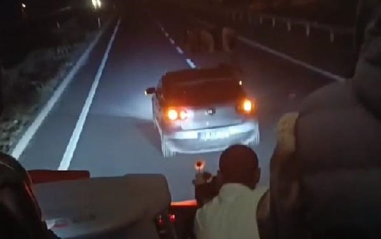 Aksaray'da Yolcu Otobüsünün Önünü Kesip Camını Kıran Kardeşler Tutuklandı