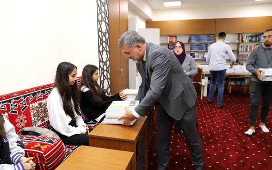 Kepsut'ta Eren Bülbüller yetişiyor