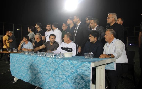 Efsane Futbolcular Şanlıurfa'da Genç Yeteneklerle Buluştu