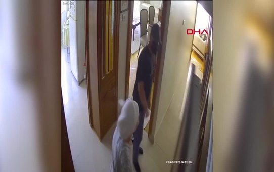 Futbolcu Raşit Çetiner'in annesi dolandırıldı