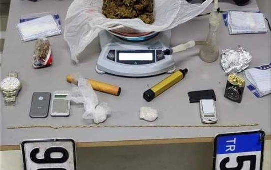 İzmir Selçuk'ta düzenlenen operasyonda 3 şüpheli tutuklandı