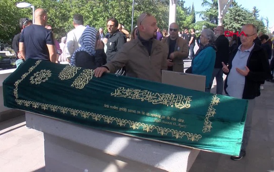 Özge Özpirinçci'nin babası Kadri Emrah Özpirinçci son yolculuğuna uğurlandı