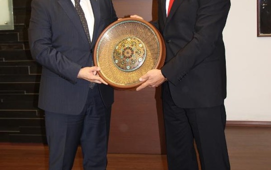 Biyoteknoloji İhtisas Organize Sanayi Bölgesi Yönetim Kurulu Başkanı Dr. Ercan Varlıbaş, İstanbul Vali Yardımcısı Dr. Ahmet Süheyl Üçer'i ziyaret etti