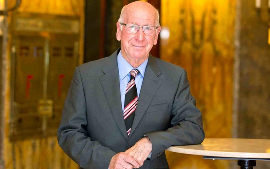 Manchester United efsanesi Sir Bobby Charlton hayatını kaybetti