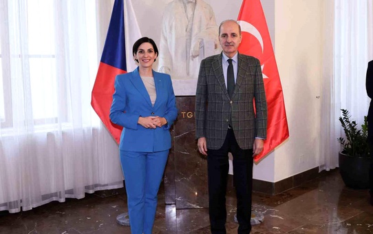 TBMM Başkanı Numan Kurtulmuş, Kırım Platformu 2'nci Parlamenter Zirvesi'ne katılmak üzere Prag'a geldi