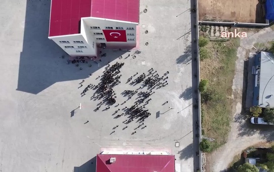 Iğdır'da öğrencilerden özel Cumhuriyet kutlaması