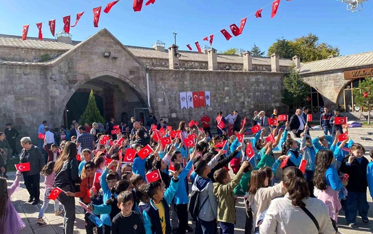 Ulukışla'da Cumhuriyet'in 100. Yılında Çocuk Şenliği