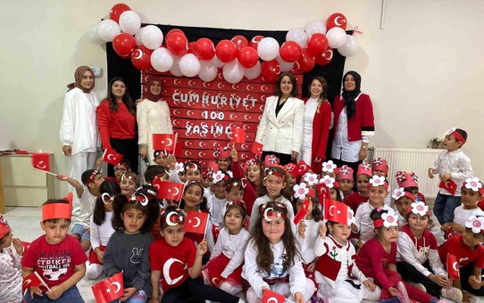 Düzce Bayram Turan Çetin Anaokulu Öğrencileri Cumhuriyetin 100. Yılını Kutladı