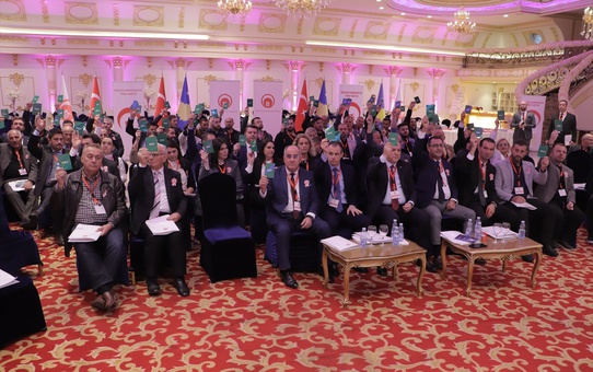 Kosova'nın Türk kökenli Bakanı Fikrim Damka, KDTP Genel Başkanlığına yeniden seçildi