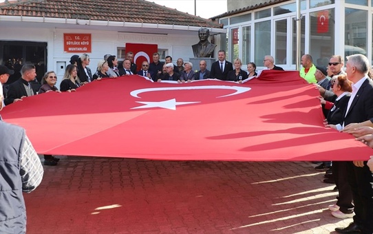 Çanakkale'nin Gelibolu ilçesinde Atatürk büstü açıldı
