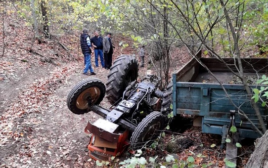 Simav'da traktör kazası: Sürücü hayatını kaybetti