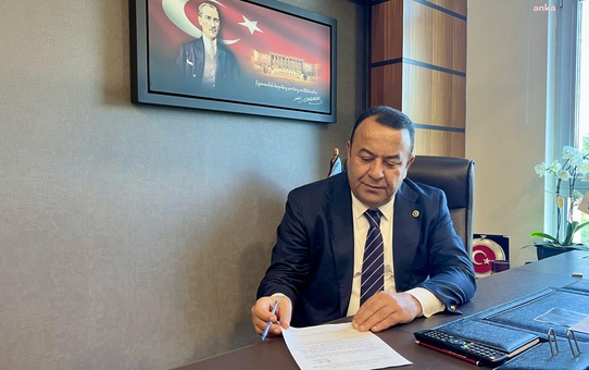 İyi Parti Ankara Milletvekili Adnan Beker, İyi Partiden İstifa Etti: 'Daima 'Önce Ülkemin, Önce Milletimin Menfaati' Dedim'