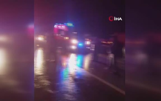 Gaziantep'te otomobil tıra arkadan çarptı: 1 ölü, 3 yaralı