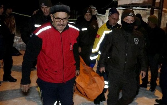 Erzurum'da sokakta ölü bulunan kişinin cenazesi Adli Tıp Kurumu'na gönderildi