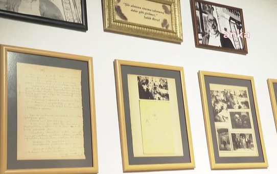 İzmir'deki Araştırma Kütüphanesi, Süreyya Berfe ve Orhan Koloğlu'nun kişisel kütüphanelerine ev sahipliği yapıyor