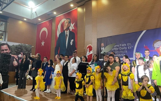 Adana'da özel gereksinimli çocuklar ve aileleri bir araya geldi