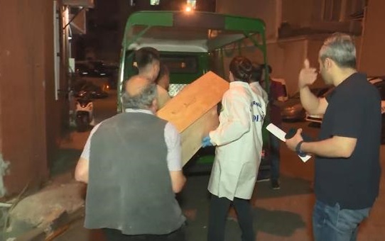 Yaşlı kadını darbedip öldürdüler