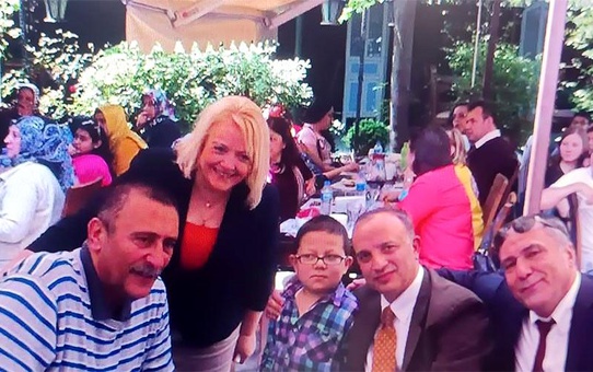 Kronik böbrek hastası İskender Yılmaz, tedavi sürecinde yasak olan İskender kebabını yedi