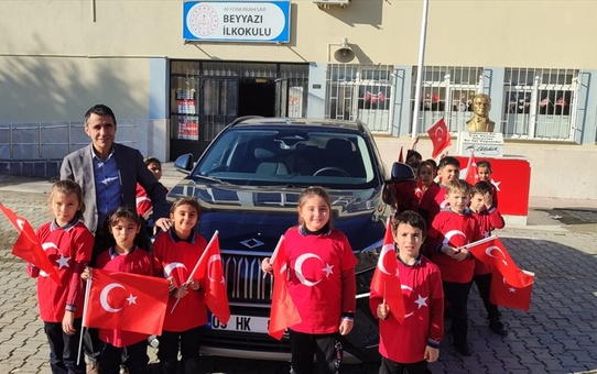 Beyyazı Belediye Başkanı, öğrencileri TOGG ile buluşturdu