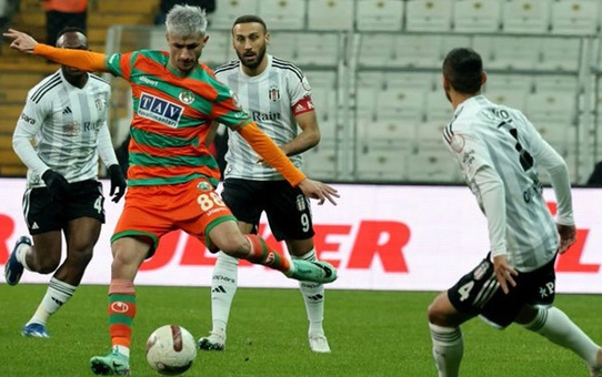 Kara Kartal ağır yaralı! Beşiktaş Alanyaspor'a 3-1 yenildi 