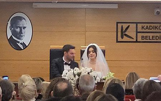 Elif Karlı, kızı Ecen Naz'ı evlendirdi