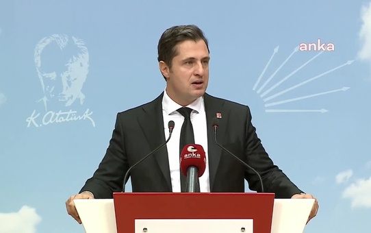 Deniz Yücel: 'Mehmetçiği Bile Bile Ölüme Gönderen Ellerden Çıkmış Bildirilere, Bizim Mürekkebimizin Tek Bir Damlası Bile Düşmeyecek'