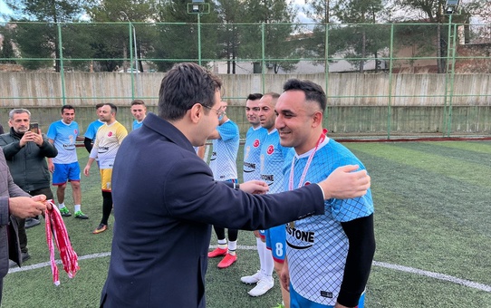 Gercüş'te Cumhuriyetin 100. Yılı Kutlamaları Kapsamında Futbol Turnuvası Düzenlendi