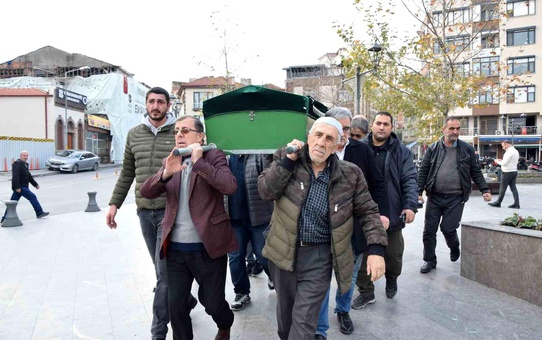 Balıkesir'de Gazeteci ve Fotoğraf Sanatçısı Olcay Özal'ın Son Yolculuğu