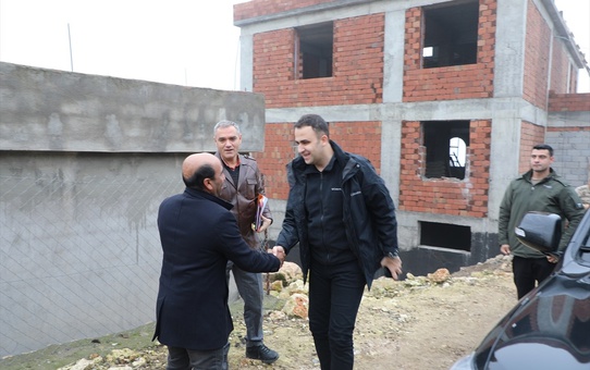 Hasankeyf Kaymakamı Mehmet Ali İmrak, köyleri ziyaret ediyor