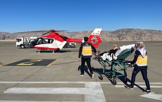 Şırnak'ta hasta ambulans helikopterle Şanlıurfa'ya sevk edildi