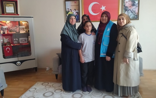 Türkiye Diyanet Vakfı Espiye Şubesi, şehit ailesini ziyaret etti