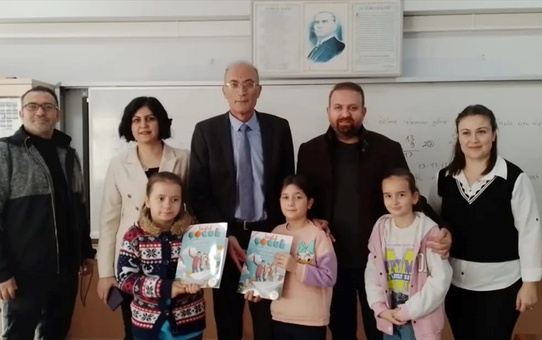 Vize'de ilkokul öğrencilerine çocuk dergisi dağıtıldı