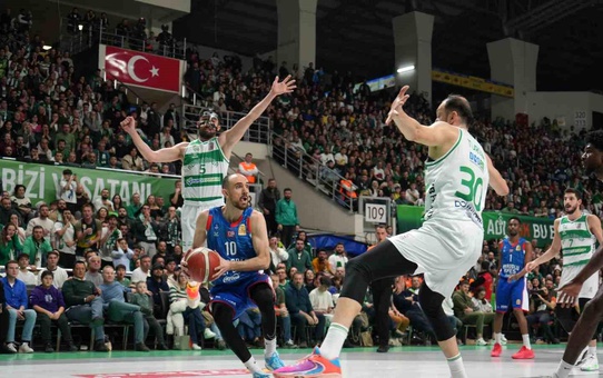 Bursaspor İnfo Yatırım, A. Efes'e mağlup oldu