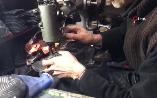 Baba Mesleğini Yarım Asırdır Sürdüren Ayakkabı Tamircisi