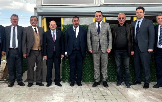 MHP'nin Afyonkarahisar Belediye Başkan adayı olan Gazeteciler Cemiyeti Başkanı Sezer Küçükkurt görevinden ayrıldı