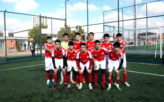 Gültepespor U18, E.M. Döğerspor'u 15-1 gibi farklı yenerek galip geldi