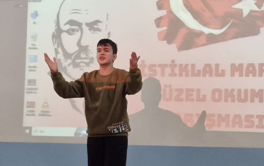 Giresun'un Yağlıdere ilçesinde İstiklal Marşı'nı Güzel Okuma yarışması düzenlendi