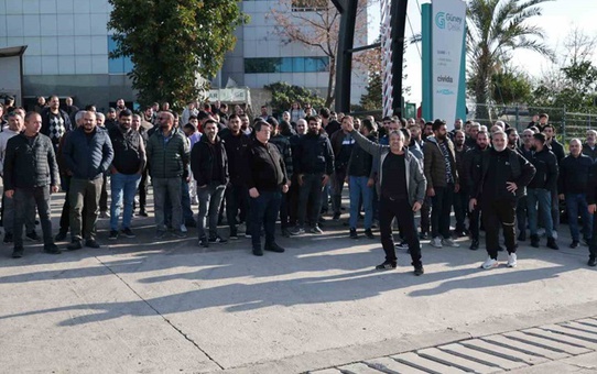 Adana'da maaş alamayan işçiler eyleme çıktı: Şirket 'sabır' istedi