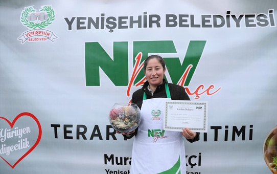 Diyarbakır Yenişehir Belediyesi, Nev Bahçe'de Kadınlara Teraryum Eğitimi Verdi