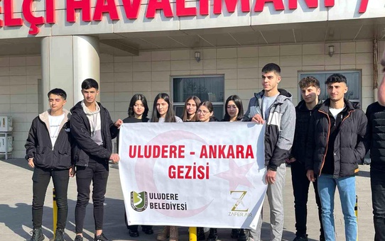Şırnak Belediyesi, öğrencileri Ankara'ya geziye gönderdi