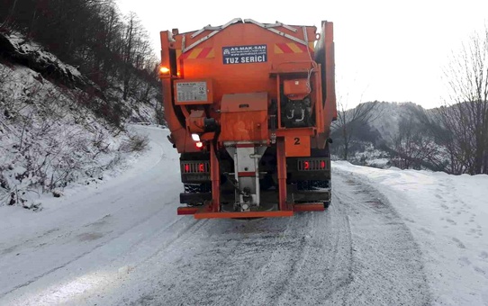 Samsun'da Karla Mücadele Çalışmaları Devam Ediyor