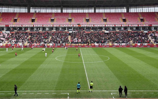 Eskişehirspor, Eskişehir Demirspor'u 6-0 mağlup etti