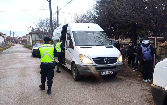 Emirdağ'da Okul Servis Araçlarına Denetim