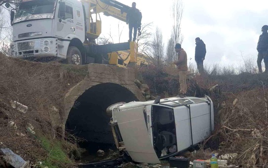 Sungurlu'da Menfeze Uçan Otomobil Kazası: 1 Yaralı
