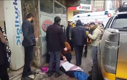 Yüksekova'da başına buz kütlesi düşen kadın yaralandı