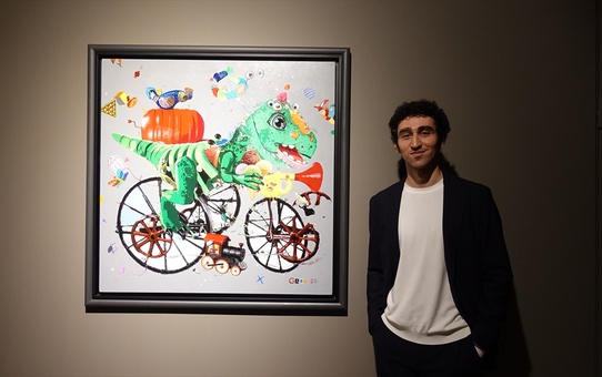Galeri 77'de 'Gülmekten Kendine Dön' karma sergisi açıldı