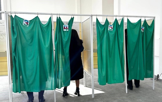 Azerbaycan'da Fuzuli'de erken cumhurbaşkanlığı seçimi için sandık başına gidildi