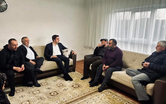 Kırıkkale Kaymakamı, depremde hayatını kaybedenlerin ailelerini ziyaret etti