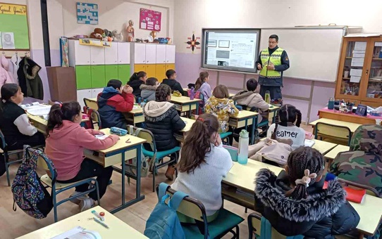 Aydın'da Ortaokul Öğrencilerine Trafik Eğitimi Verildi